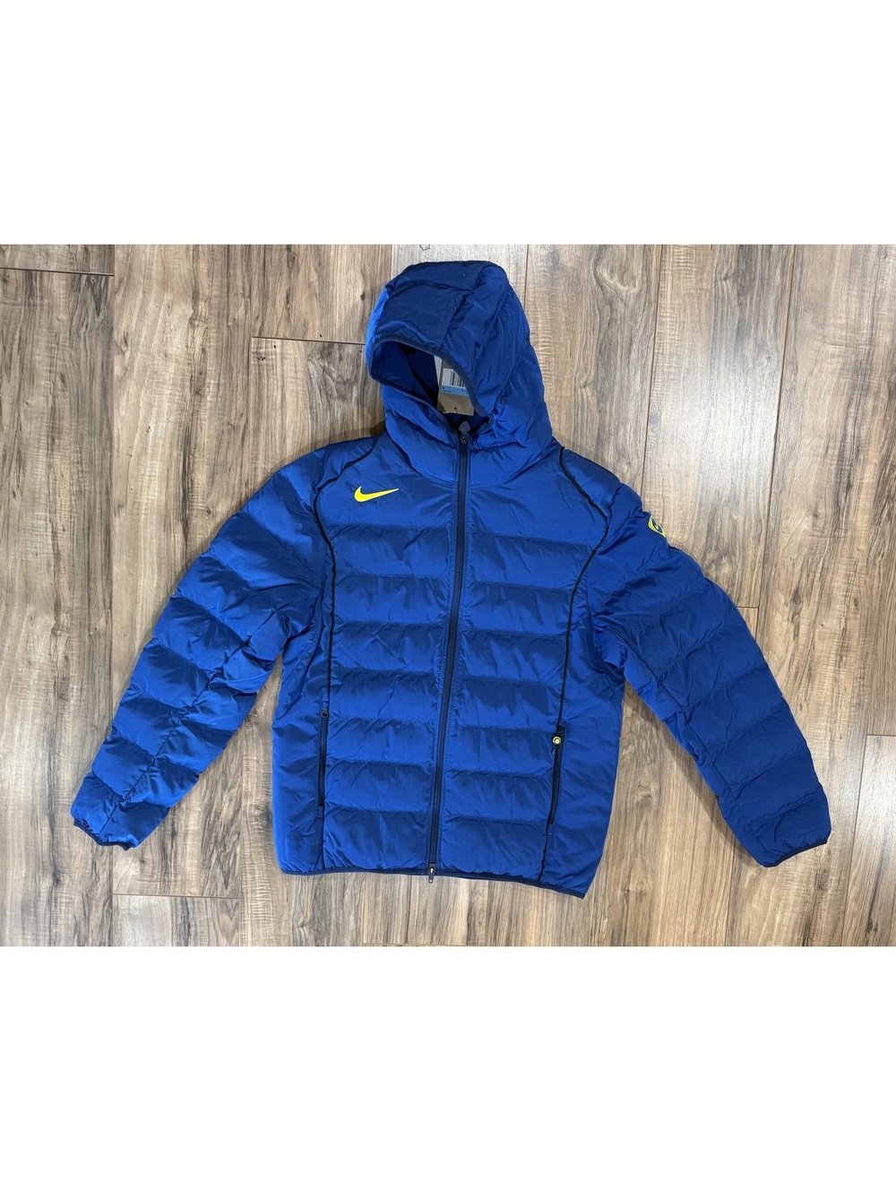 Nike Total 90 Men's Therma-FIT Soccer Puffer Jacket *Exclusive Color*